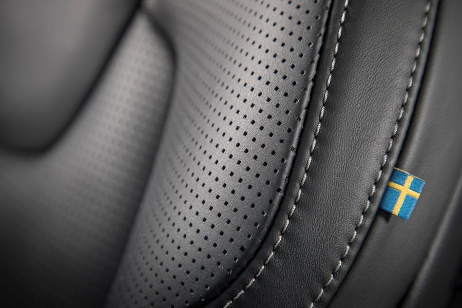 Детали интерьера Volvo XC60 D4 Inscription 2017 года  (UK) (фото 129 из 172)